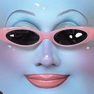 Giant bundle for court